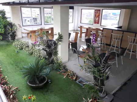 Delu Villas & Suite Отели рядом с достопримечательностью «BPLE Tiara Course»