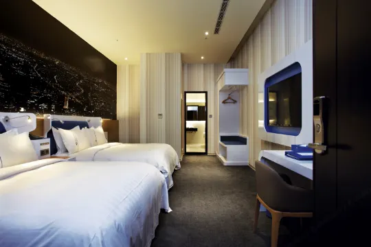 Airline Inn Taichung Green Park Way