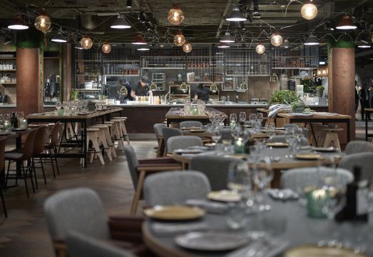 다운타운 캠퍼 바이 스칸딕의 트렌디한 로비