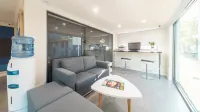 Batavia Apartments فنادق في Inglewood