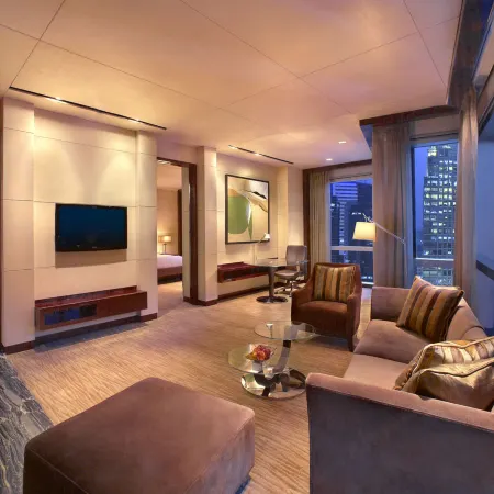 Grand Hyatt Shenzhen Отели рядом с достопримечательностью «Торговый центр МиксС»