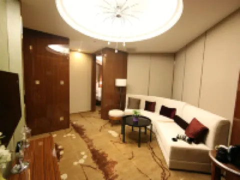 Q+ Huili Mingzhu Business Holiday Hotel Hotels in Zhalantun