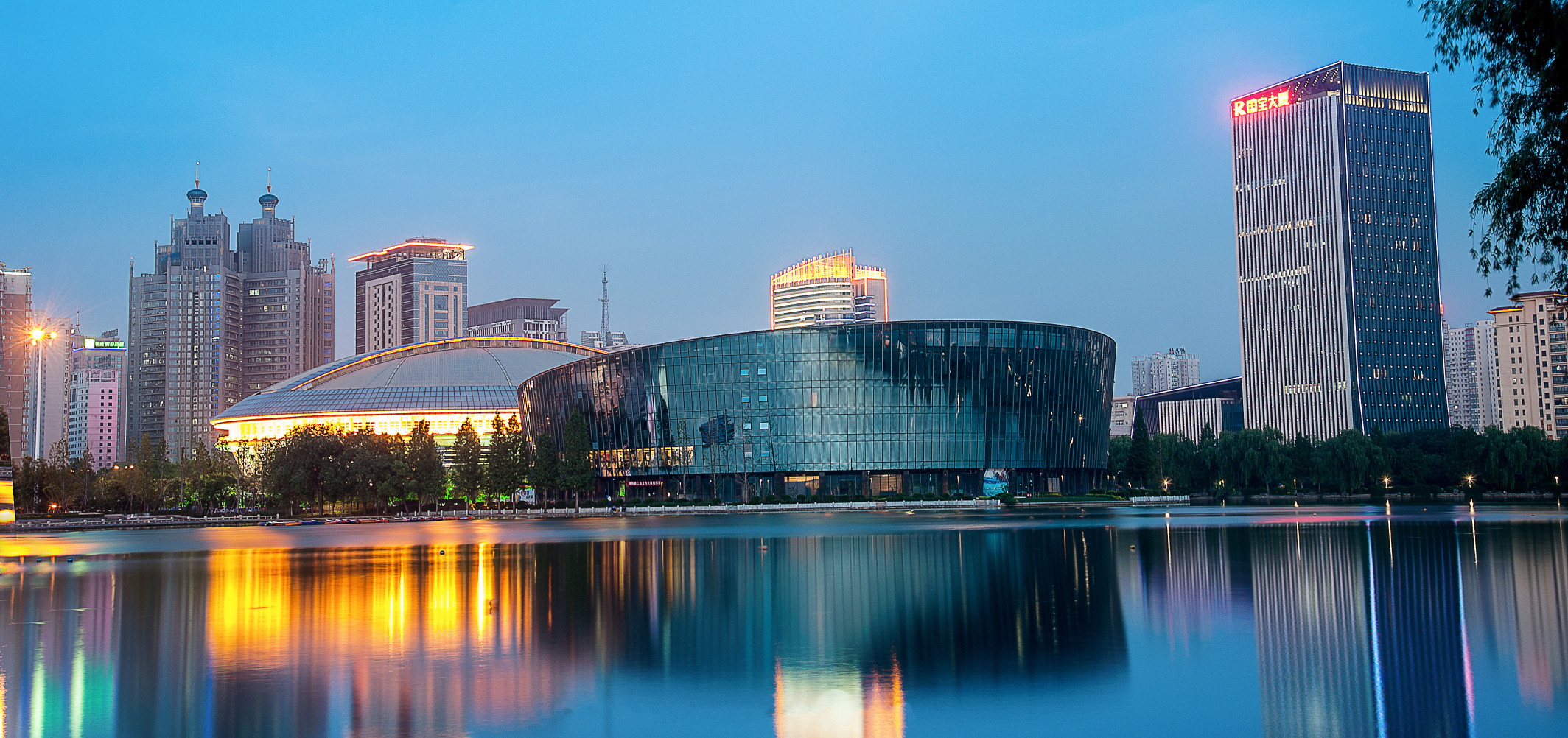 Yading Hotel Over view