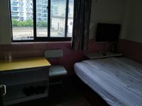 悦宾连锁宾馆(上海松江大学城店) - 时尚大床房