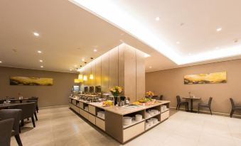 Home Inn Plus (Kunming Dian Lake Haigeng Park Guangfu Road)