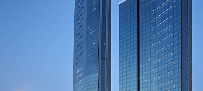 Sofitel Dubai Downtown Hotele w: Dubaj