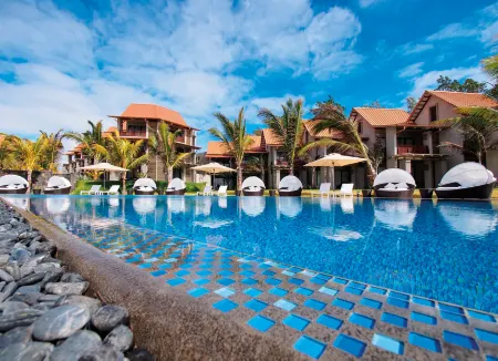 Crystals Beach Resort Belle Mare, a member of Radisson Individuals Отели в г. Катр Коко