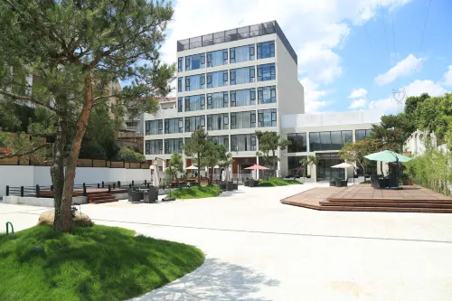 โรงแรมหยุนจิ้น - ที่มีที่จอดรถ