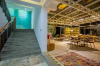 Lugu Lake Scenic Area Jingchen · Lake View Hotel - Barer