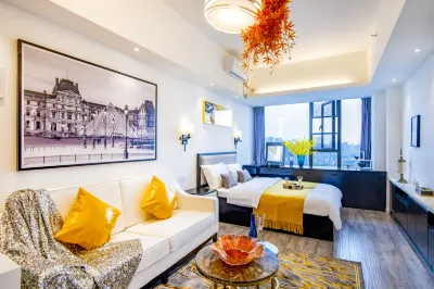Enzo Light Luxury Apartment Hotel (Chengdu Wangfujing Lijiatuo Subway Station) Hotel a Luomashi Commercial Area