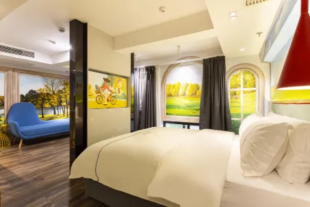 Jinglai Hotel·Selection (Shanghai Xujiahui Jiaotong University)