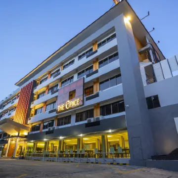 The Space Hotel Chiang Rai Hotels near Oub Kham Museum