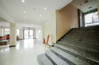 Feiyun Business Hotel