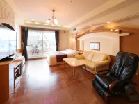 Hotel Fine Garden Toyonaka Osaka International Itami Airport Hotels in Тойонака