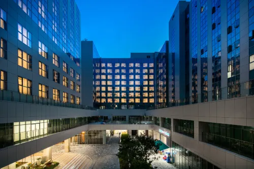 GOLDEN TULIP Incheon Airport Hotel & Suites Hotels in Incheon