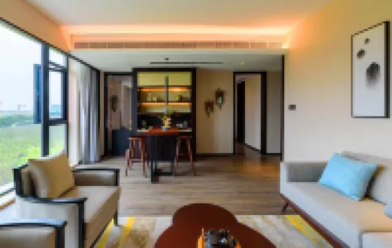 Kaiyuan Manju Zhen’xuan Ningbo Huayuan Lishe