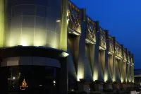 Holiday Palace Hotels near Poipet Catholic Church