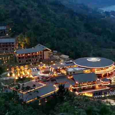 Guanglv. Bama Lake Narada Resort Hotel Hotel Exterior