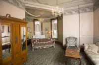Manresa Castle Hotels in Port Townsend