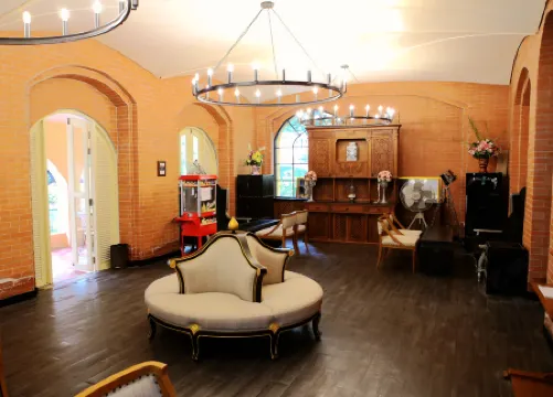 Three Bears, Thailand Pattaya Venetian Apartment Отели рядом с достопримечательностью «Плавучий рынок в Паттайе»