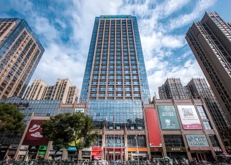 KX Hotel Отели рядом с достопримечательностью «Maple Mountain Botanical Garden»