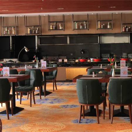 Chuxiong WeishengXiongbao Hotel
