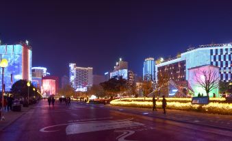HanTing Hotel (Xi'an Keji Road Subway Station)