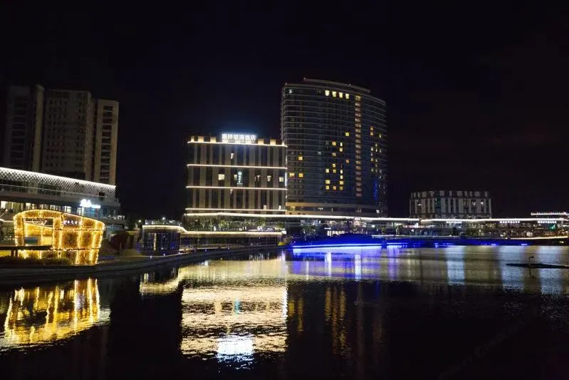 Kangqiao Lakeview Hotel