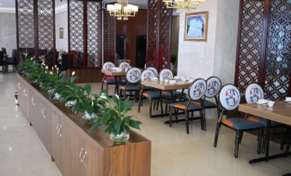 Vienna Hotel (Yongzhou Jianghua)