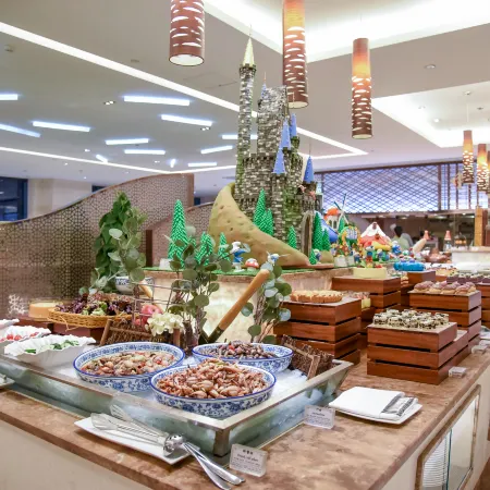 Holiday Inn QINGDAO CITY CENTRE by IHG