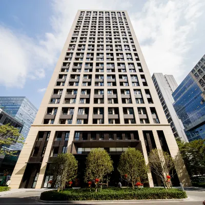 萊思特主題公寓（廣州科學城綠地中央廣場店） 鄰近神舟路的酒店