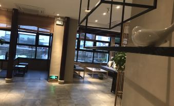 Floral Lux Hotel · Xitang Yiju B&B