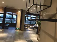 Floral Lux Hotel · Xitang Yiju hotel Hotel a Jiashan