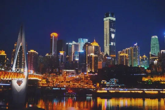 重慶雲尚江景民宿（南濱路長江ロープウェイ）