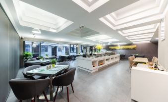 Yilong Anyun Hotel (Suzhou Renmin Road Nanmen Subway Station)