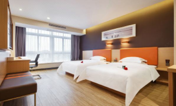 7 Days Premium (Chongqing Liangping People's Square Center)