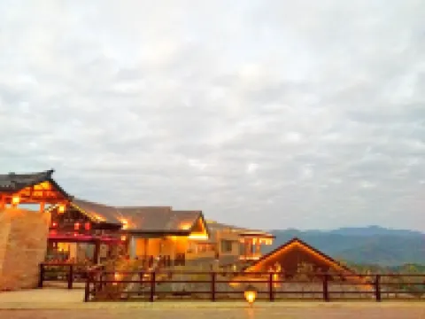 Guanglv. Bama Lake Narada Resort Hotel Hotels in Bama