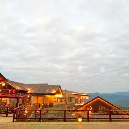 Guanglv. Bama Lake Narada Resort Hotel