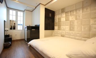 Myeongdong Mom House