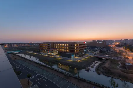 Shanghai Maison New Century Hotel Отели рядом с достопримечательностью «Ma Xiangbo Former Residence»