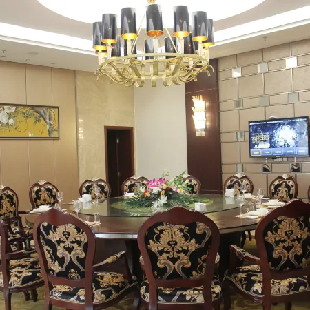 Mingyu Longgang Holiday Hotel