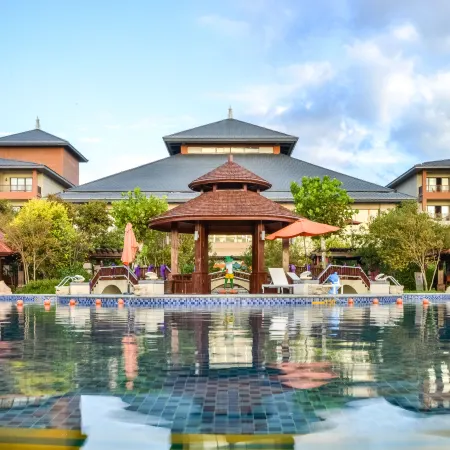 Qinhuangdao Arcadia Seaside Holiday Hotel