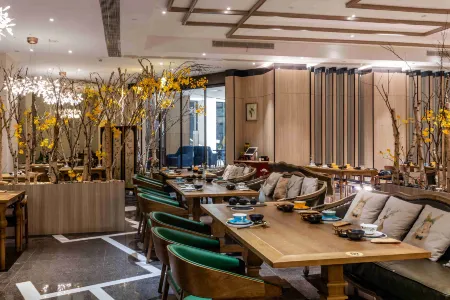 VANCE HOTEL Отели рядом с достопримечательностью «Baiyun Pavilion»