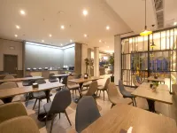 HanTing Hotel (Zhijiang Yanjiang Avenue)