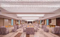 Yatai New City Hot Spring Hotel