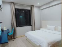 长沙艾筑风尚酒店 - 标准大床房