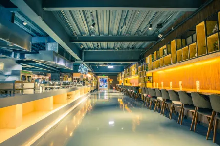 PHENIX HOTEL Отели рядом с достопримечательностью «Branch of Changchun Institute of Technology»