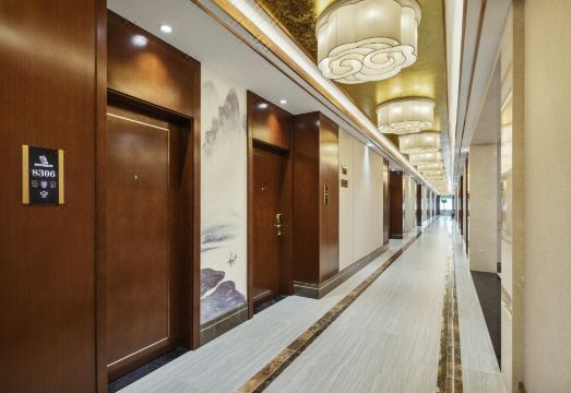 3. 로즈 가든 인터..