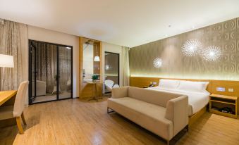 Orange Hotel (Wuxi Oufeng Street Wuqiao Metro Station)