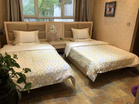 Urumqi Jiujia Business Hotel